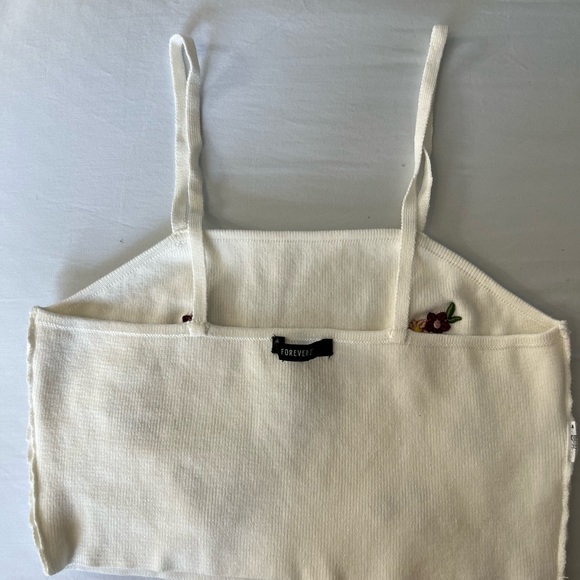 Forever 21 White/ Cream Foral Cropped Top size Small - Picture 4 of 5